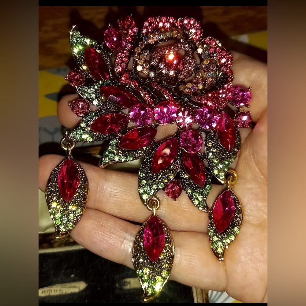 Elegant Gold and Red Floral Jewelry